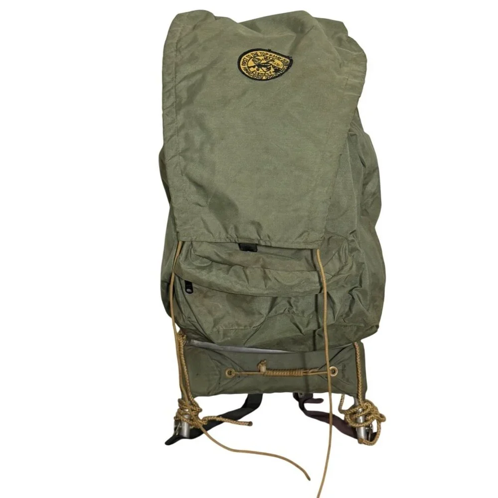 VTG Himalayan Industries Backpack with First To The Top Everest Patch